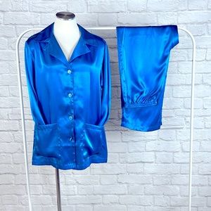 Victoria’s Secret blue silky pajamas size M